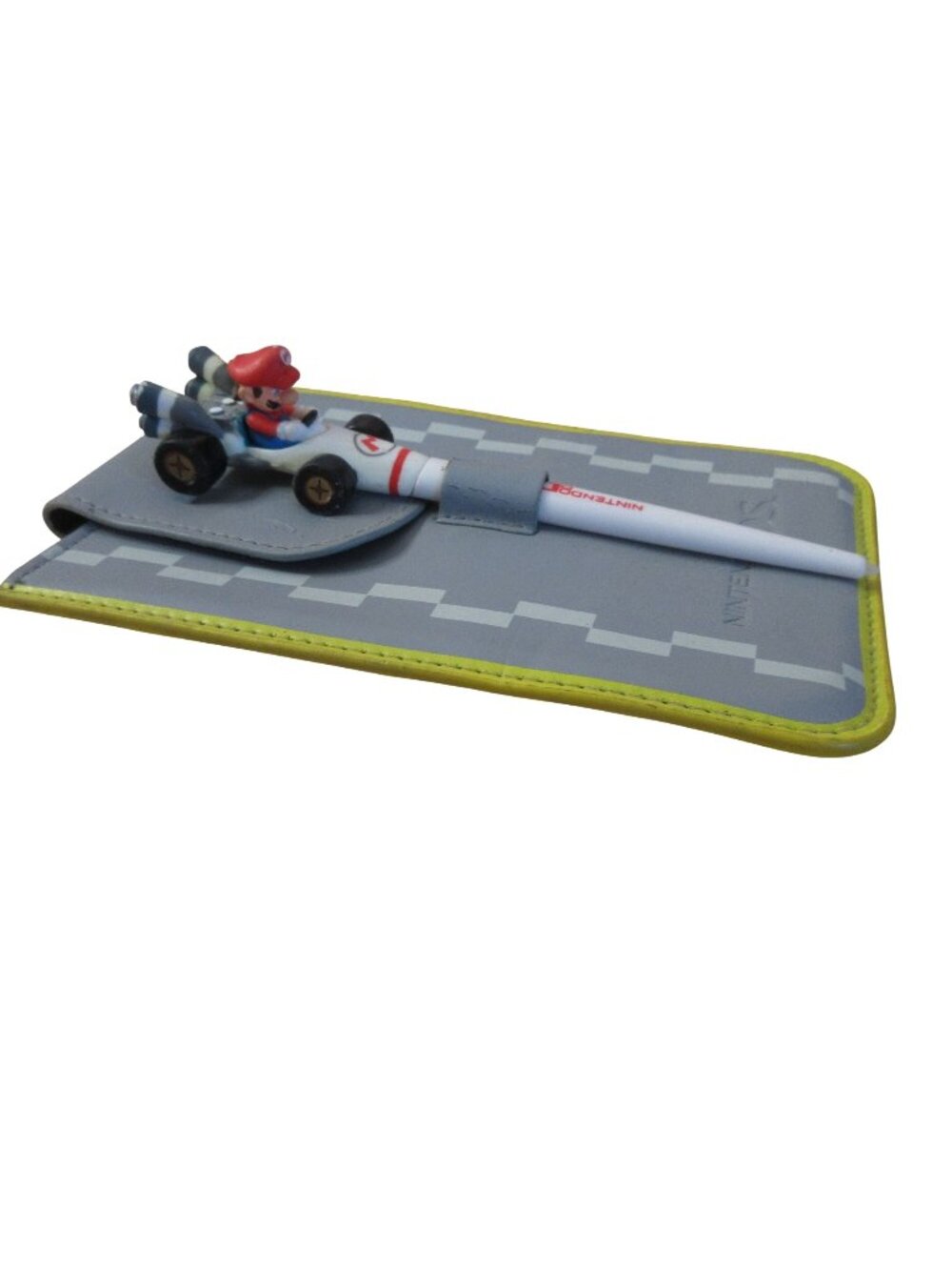 Nintendo DS Mario Kart Stylus & DS Carrier